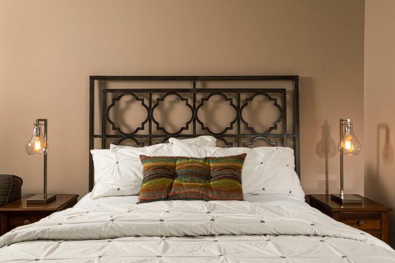 أوتيكا Rosemont Inn المظهر الخارجي الصورة