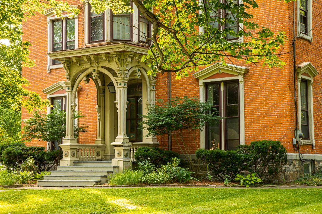 أوتيكا Rosemont Inn المظهر الخارجي الصورة