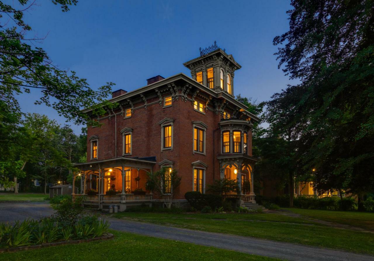 أوتيكا Rosemont Inn المظهر الخارجي الصورة
