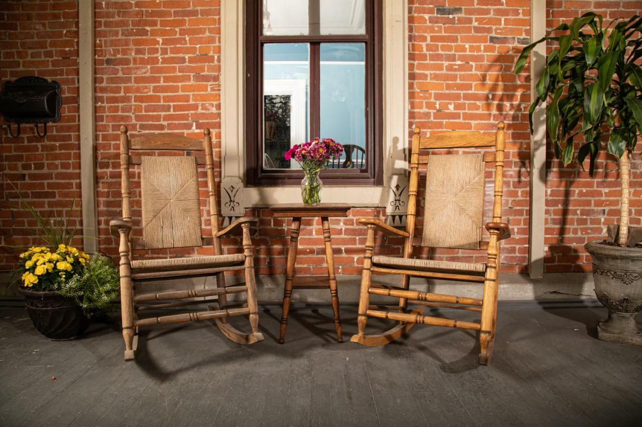 أوتيكا Rosemont Inn المظهر الخارجي الصورة