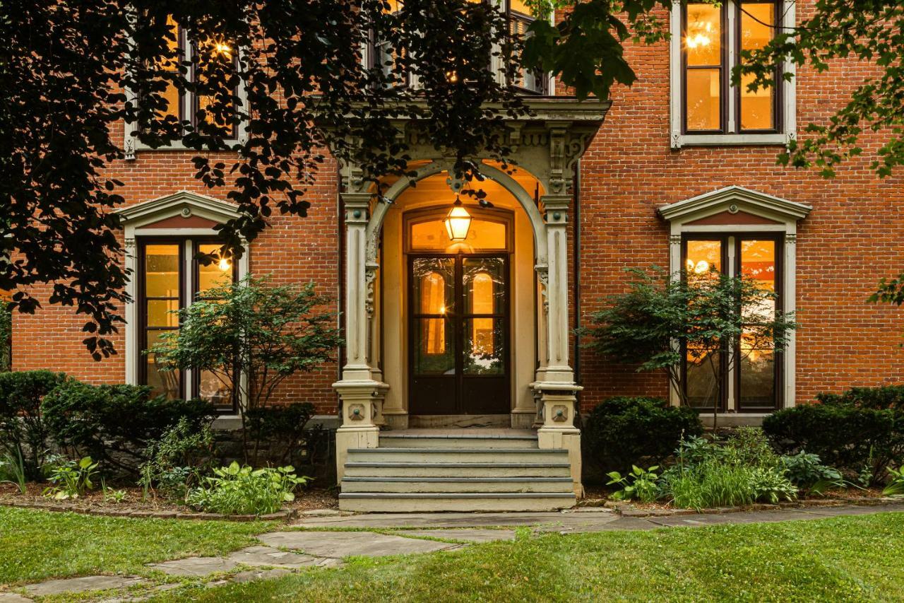 أوتيكا Rosemont Inn المظهر الخارجي الصورة